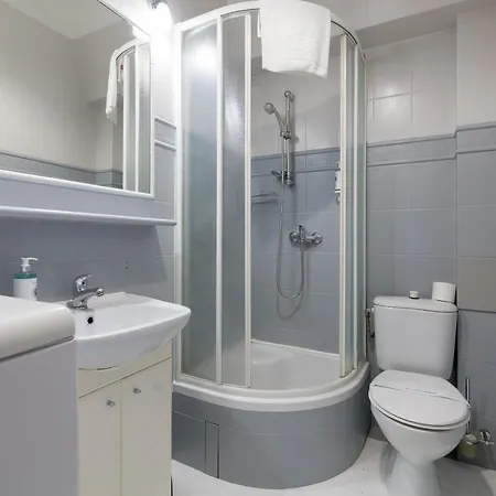 Grojecka Stara Ochota By Bookinghost 华沙