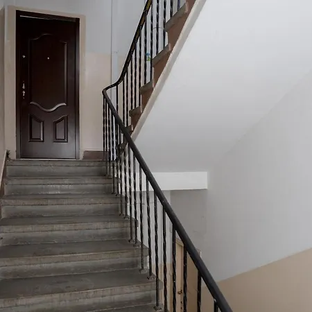 Grojecka Stara Ochota By Bookinghost 바르샤바